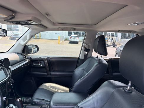 Used 2017 Toyota 4Runner Limited AWD/4WD image 8