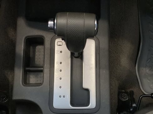 Used 2010 Nissan Xterra S AWD/4WD image 21