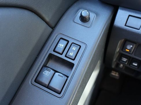 Used 2024 Nissan Frontier SV w/ Technology Package image 16