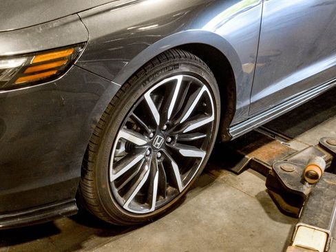 Used 2023 Honda Accord Touring image 12