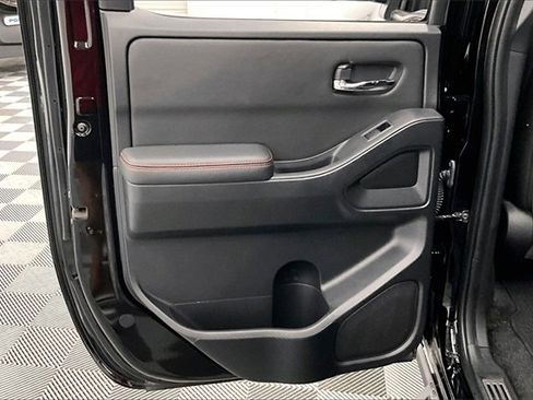 Used 2023 Nissan Frontier PRO-4X w/ Pro Convenience Package image 18