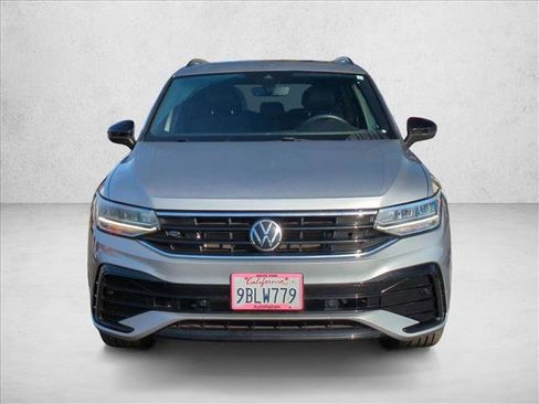 Used 2022 Volkswagen Tiguan SE R-Line image 2