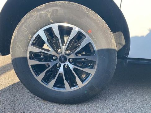 Certified 2025 Ford Expedition Max Platinum AWD/4WD image 9