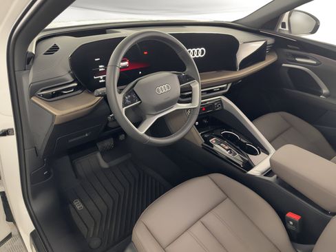 Certified 2025 Audi Q5 Premium Plus w/ Premium Plus image 4