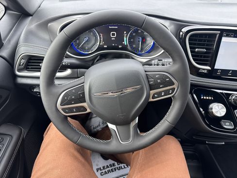 New 2026 Chrysler Pacifica Select image 14