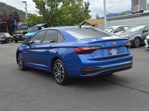 Used 2023 Volkswagen Jetta Sport FWD image 12