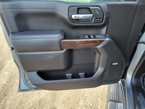 Used 2020 GMC Sierra 1500 SLT w/ SLT Premium Plus Package image 17