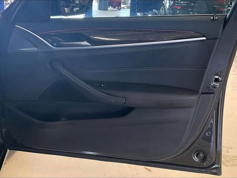 Used 2023 BMW 530i w/ Convenience Package RWD image 21