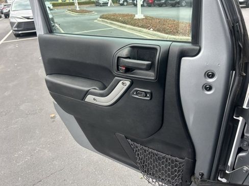 Used 2016 Jeep Wrangler Unlimited Sahara w/ Connectivity Group image 23