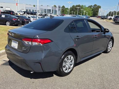 Used 2025 Toyota Corolla LE FWD image 12