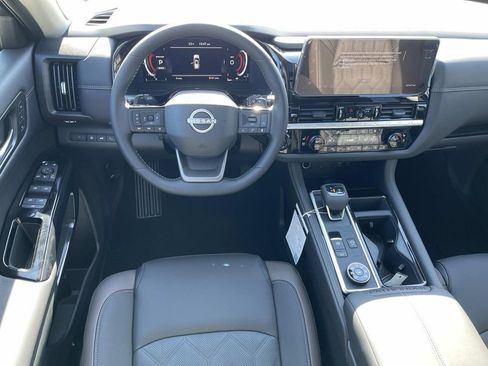 New 2026 Nissan Pathfinder Platinum AWD/4WD image 15