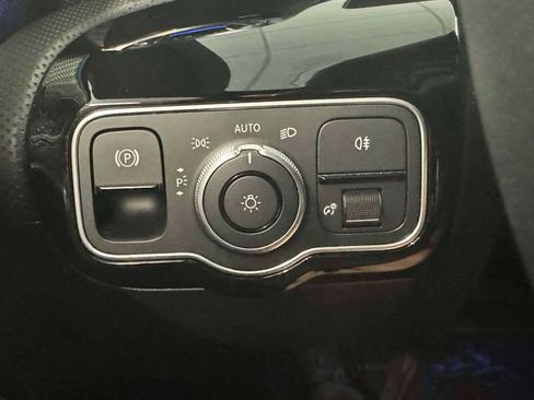 Used 2025 Mercedes-Benz CLA 250 4MATIC image 18