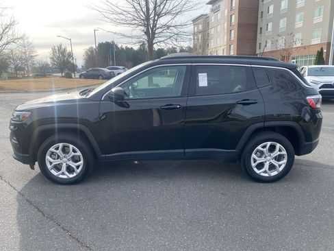 Used 2024 Jeep Compass Latitude image 4