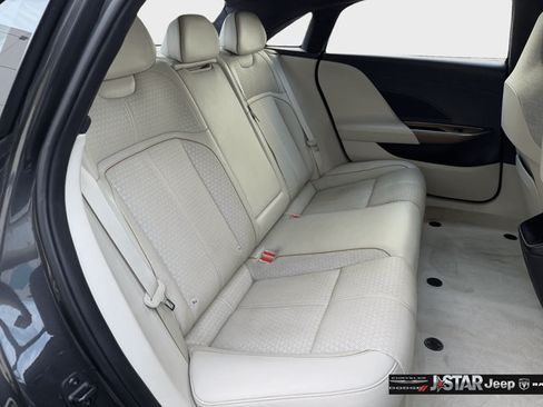 Used 2022 Lucid Air Grand Touring AWD/4WD image 29