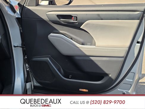 Used 2023 Toyota Highlander LE image 25