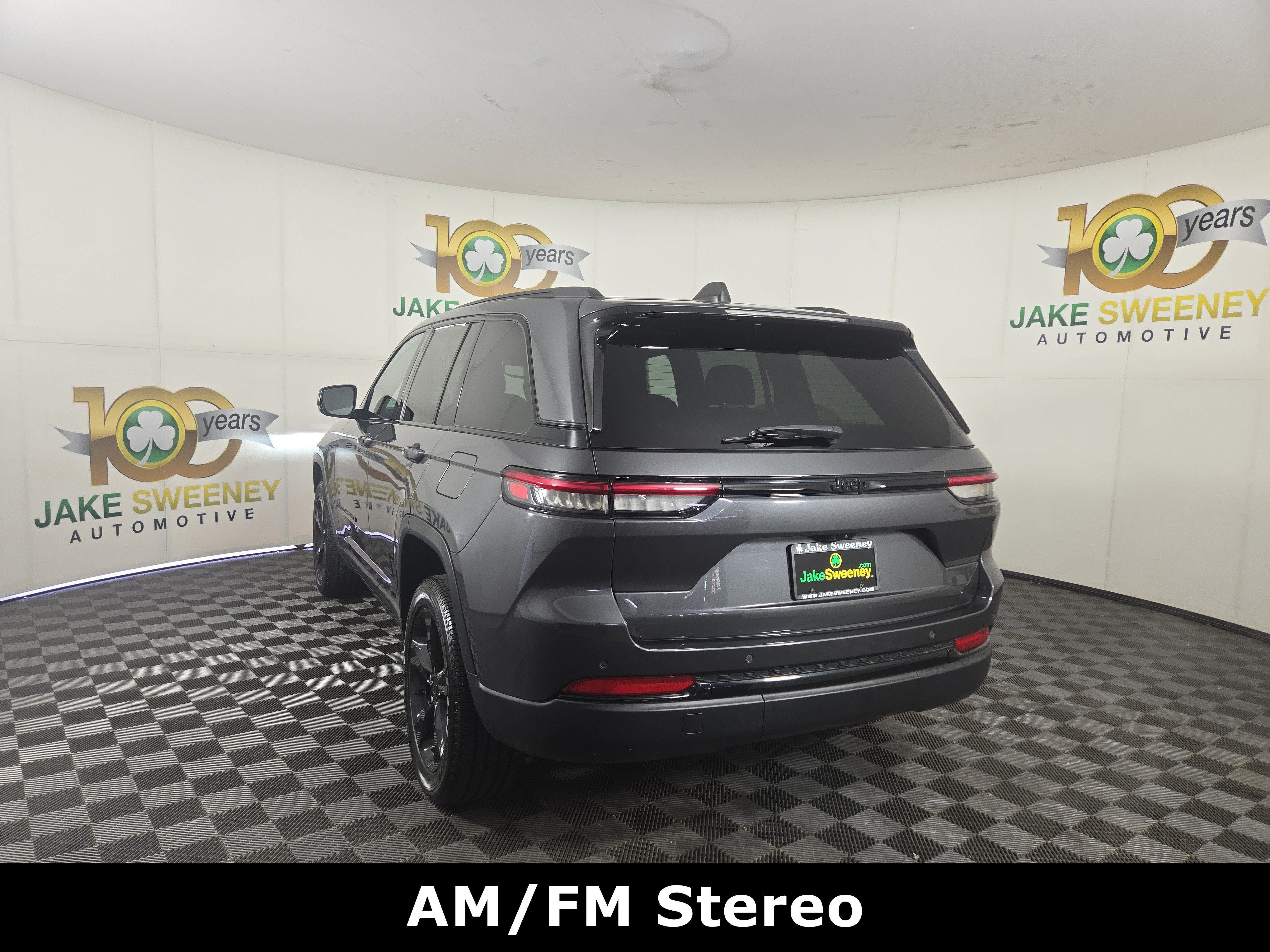Used 2023 Jeep Grand Cherokee Altitude AWD/4WD image 6