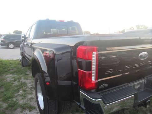 Used 2023 Ford F450 Lariat w/ Lariat Ultimate Package AWD/4WD image 4