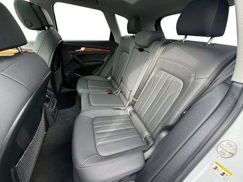 Used 2022 Audi Q5 2.0T Premium image 16