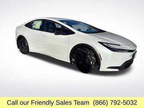 New 2026 Toyota Prius LE image 8