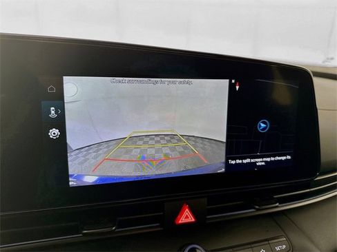 New 2025 Hyundai Elantra SEL image 16