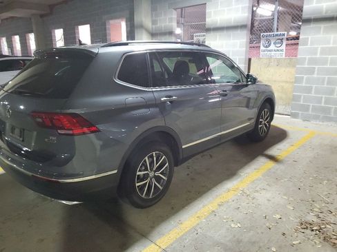 Used 2018 Volkswagen Tiguan SE AWD/4WD image 5