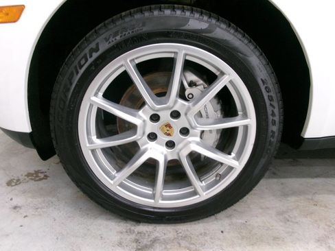 Used 2016 Porsche Macan S image 2