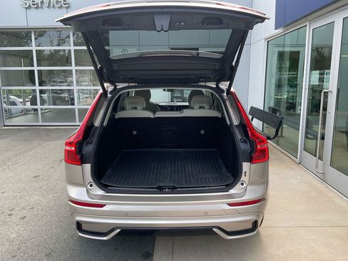 Certified 2024 Volvo XC60 B5 Plus w/ Climate Package AWD/4WD image 17