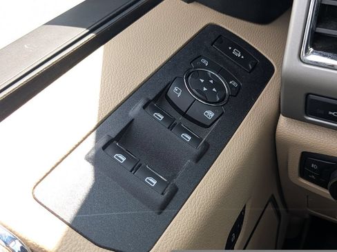 Used 2018 Ford F250 Lariat w/ Chrome Package AWD/4WD image 24