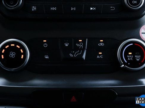 Used 2020 Ford Transit 350 XLT image 34