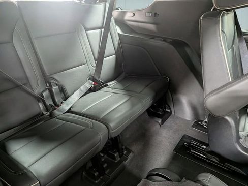 Used 2023 GMC Yukon SLT w/ SLT Premium Package AWD/4WD image 30