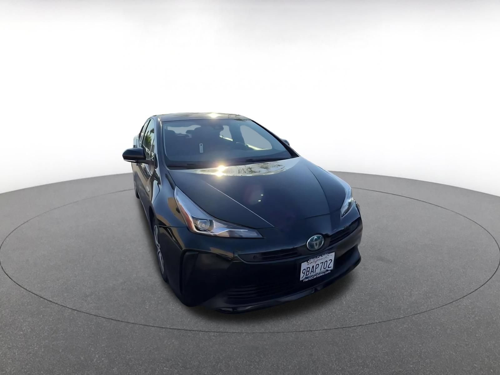 Used 2022 Toyota Prius LE FWD image 3