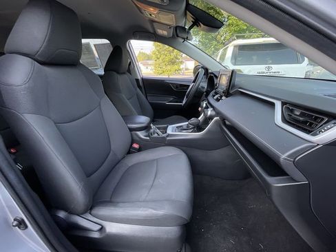 Certified 2021 Toyota RAV4 LE AWD/4WD image 19