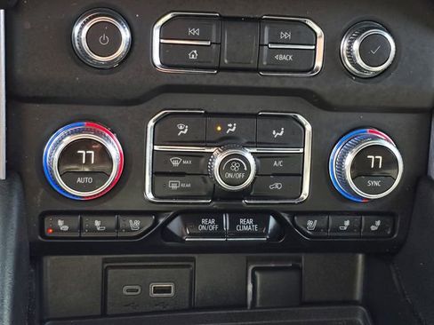 Used 2024 GMC Yukon SLT image 22