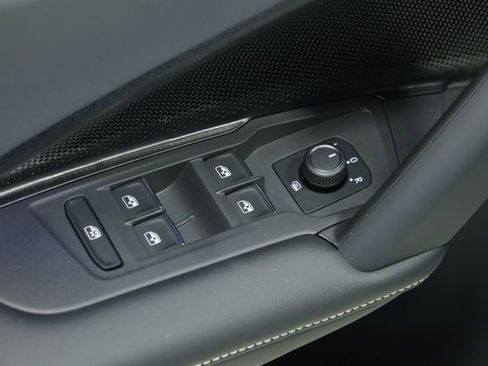 New 2026 Volkswagen Tiguan SE R-Line FWD image 32