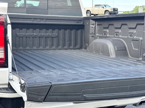 Used 2024 GMC Sierra 1500 Denali w/ Technology Package AWD/4WD image 10