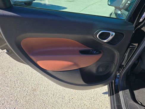 Used 2014 FIAT 500L Trekking w/ Popular Equipment Group image 14