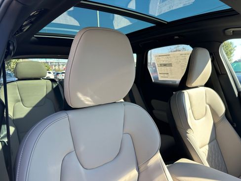New 2026 Volvo XC60 B5 Plus w/ Protection Package Premier image 9