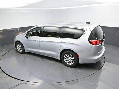 Used 2023 Chrysler Voyager LX FWD image 40