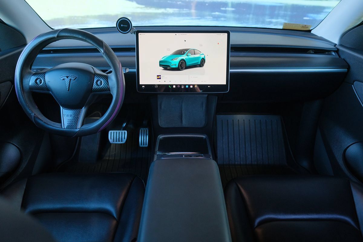 Used 2022 Tesla Model Y Performance AWD/4WD image 15