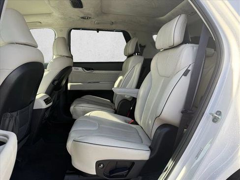 Used 2024 Hyundai Palisade Calligraphy image 18