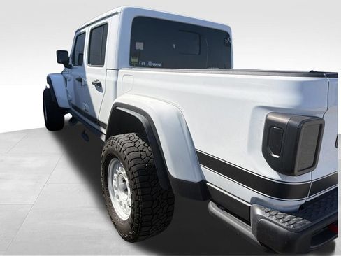Used 2022 Jeep Gladiator Rubicon w/ Trailer Tow Package AWD/4WD image 32