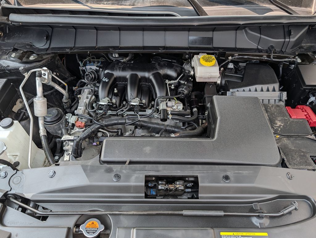 Used 2025 Nissan Pathfinder SV AWD/4WD image 12