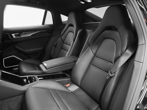 Certified 2023 Porsche Panamera AWD/4WD image 39