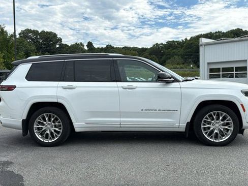 Certified 2021 Jeep Grand Cherokee L Summit w/ MOPAR Finishing Package AWD/4WD image 5