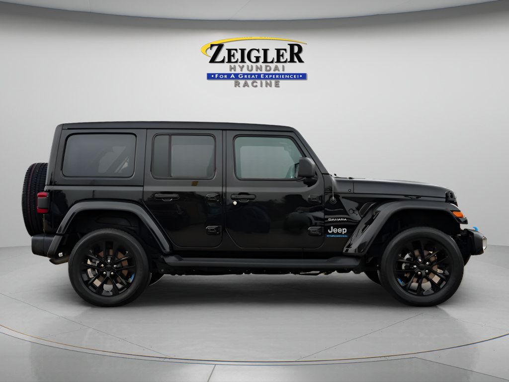 Used 2023 Jeep Wrangler Unlimited Sahara w/ Cold Weather Group AWD/4WD image 8