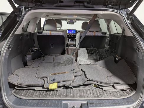 Used 2023 Toyota Highlander Bronze Edition image 50