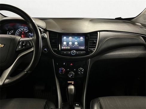 Used 2020 Chevrolet Trax LT w/ Sun & Sound Package image 12