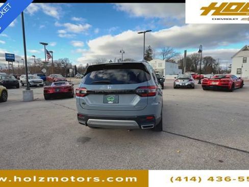 Used 2025 Honda Pilot Touring image 7