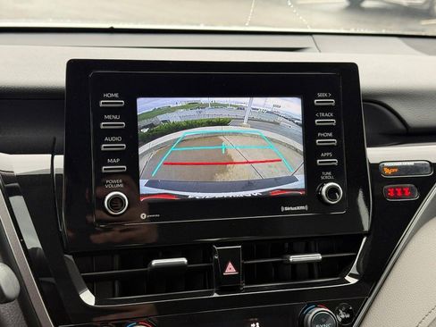 Certified 2022 Toyota Camry SE image 23