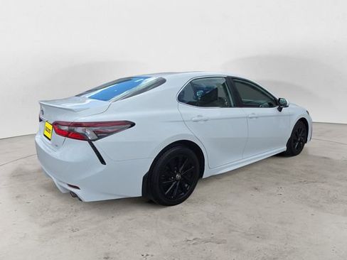 Used 2024 Toyota Camry SE FWD image 5